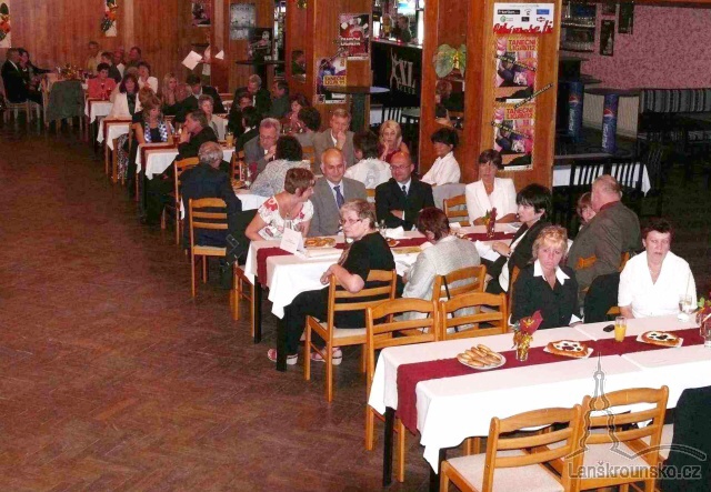 02_Pohled do salu_2.jpg